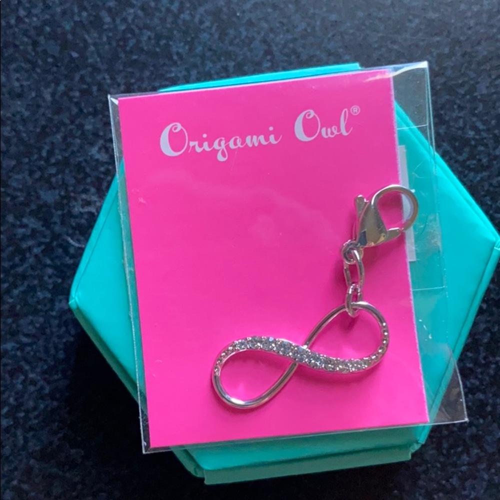 Origami Owl Swarovski crystals infinity dangle
